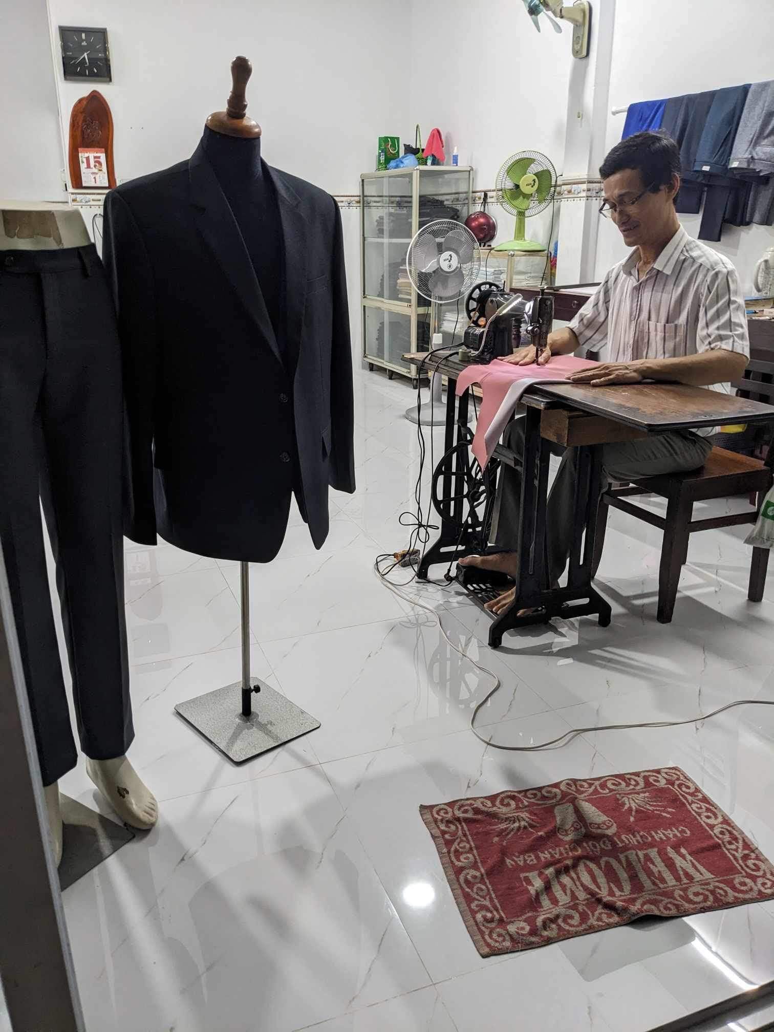 Xem ảnh  của khách hàng - Anh Tailor